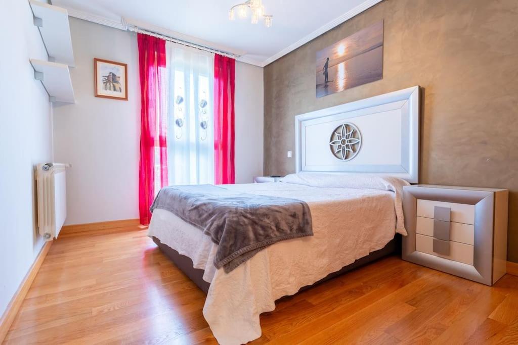 Apartamento En El Corazon De La Ciudad Con Parking Santander Zewnętrze zdjęcie