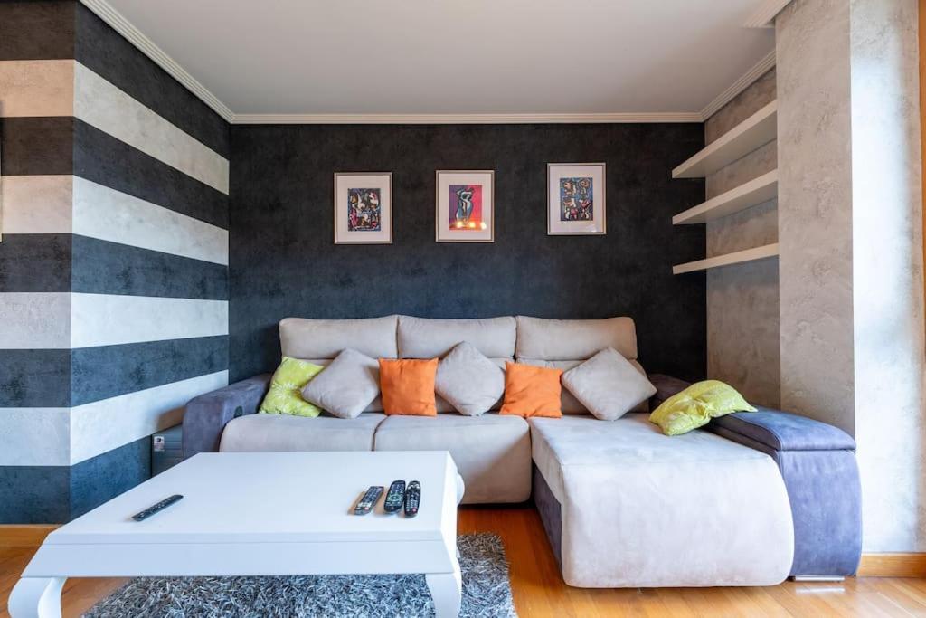 Apartamento En El Corazon De La Ciudad Con Parking Santander Zewnętrze zdjęcie