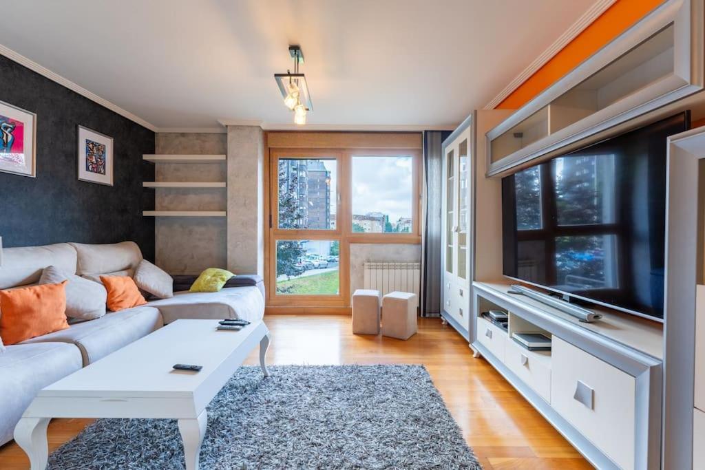 Apartamento En El Corazon De La Ciudad Con Parking Santander Zewnętrze zdjęcie