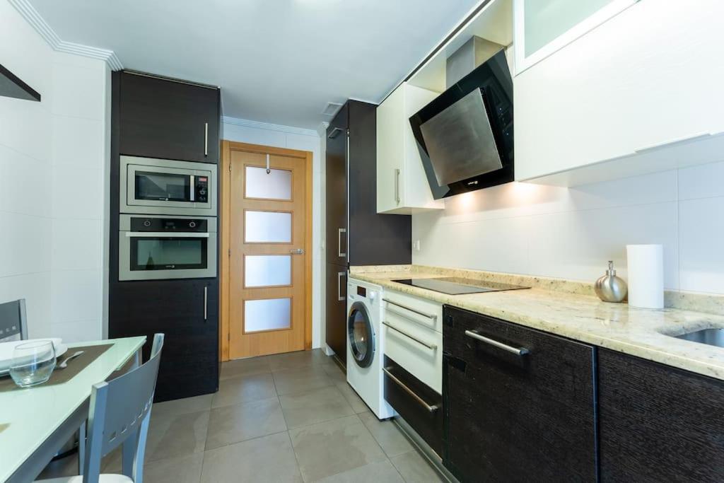 Apartamento En El Corazon De La Ciudad Con Parking Santander Zewnętrze zdjęcie