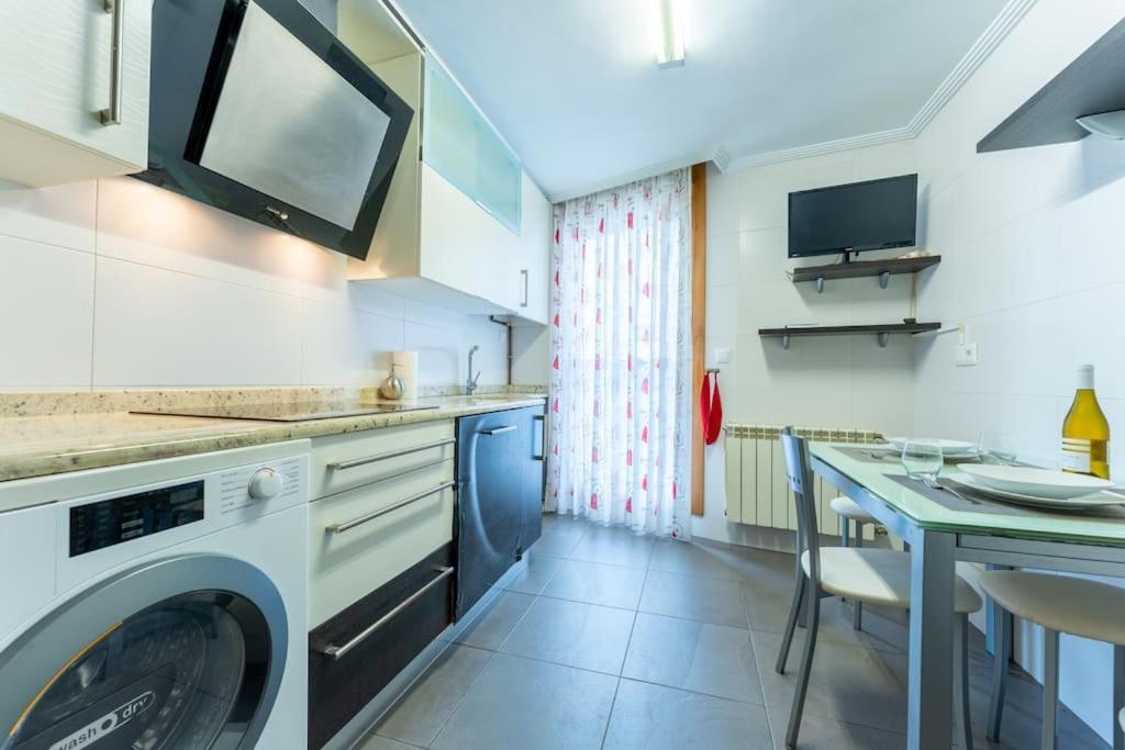 Apartamento En El Corazon De La Ciudad Con Parking Santander Zewnętrze zdjęcie