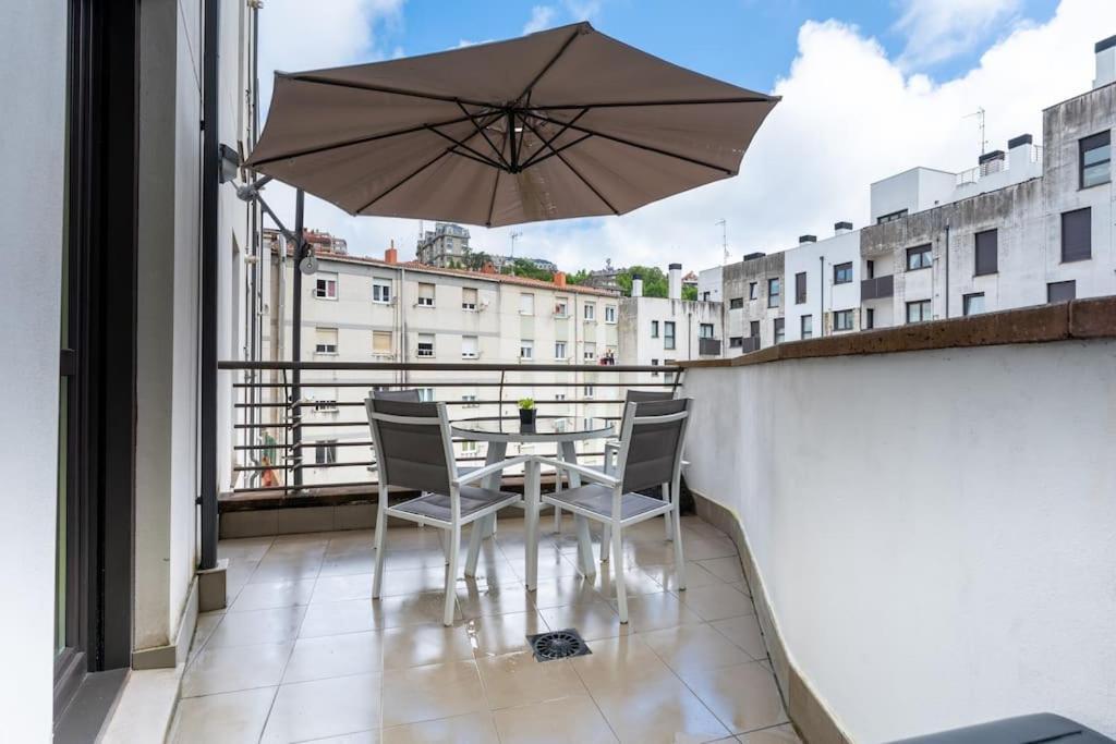 Apartamento En El Corazon De La Ciudad Con Parking Santander Zewnętrze zdjęcie